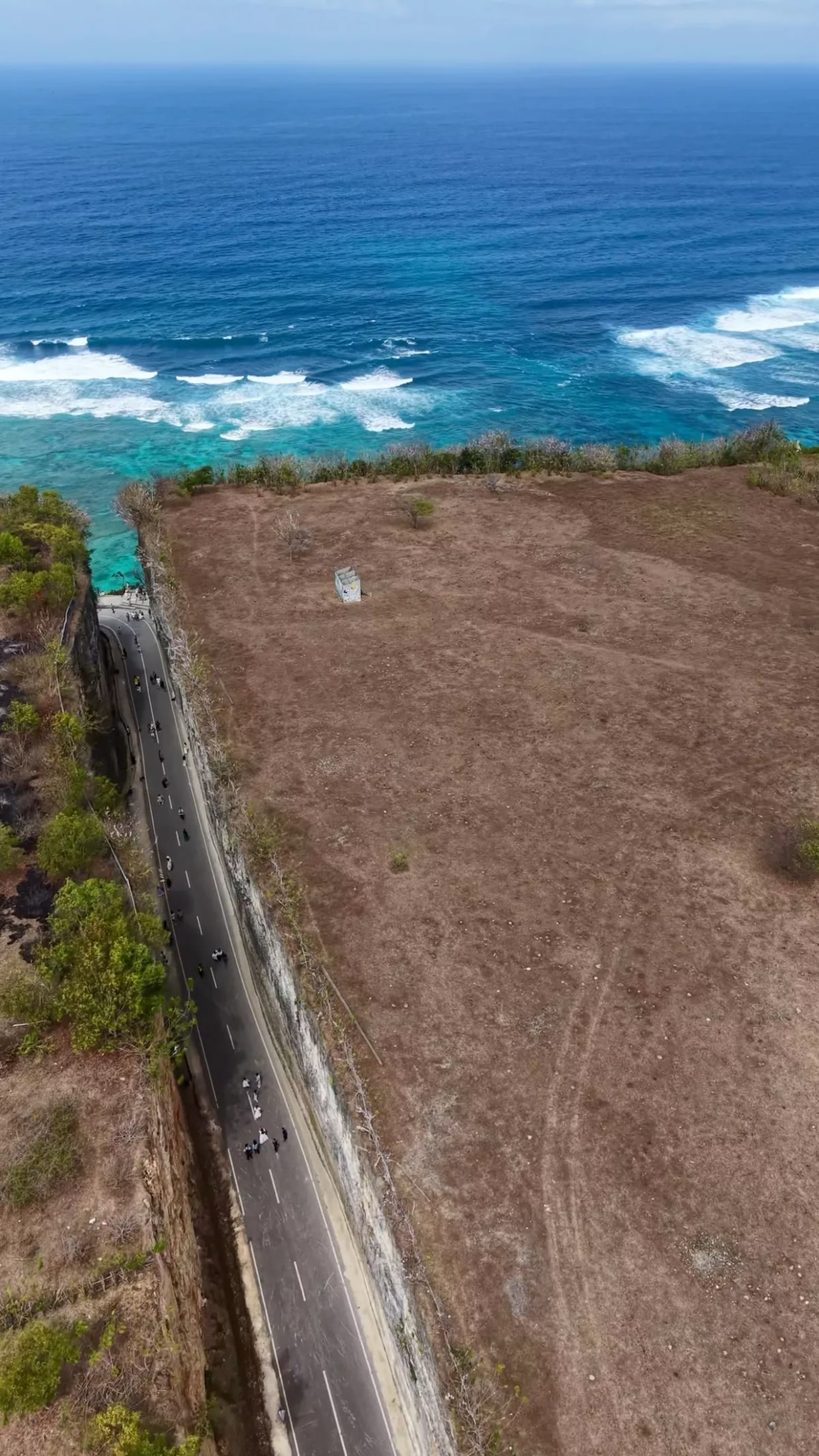 Uluwatu, falaises, surf et fin d’aventure en Indonésie — 4